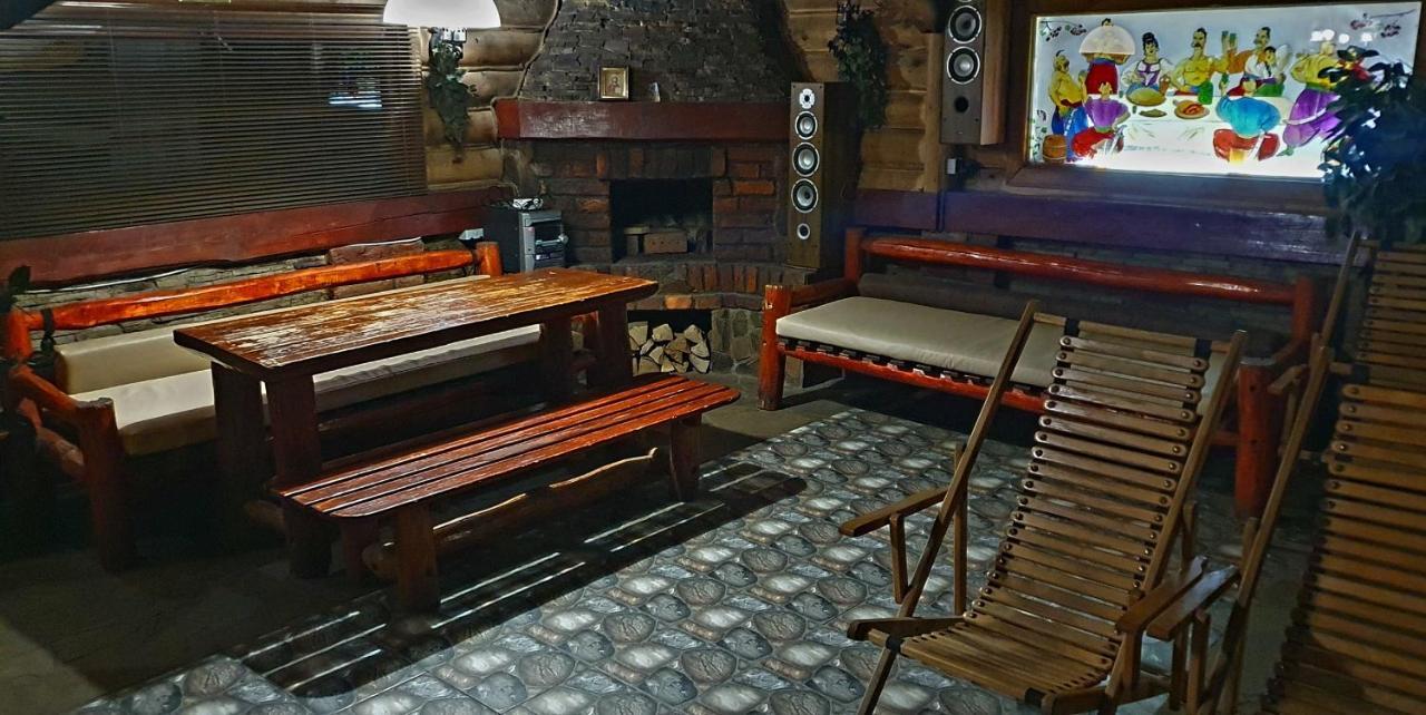 Kozatskiy Dvir Stryi Bagian luar foto
